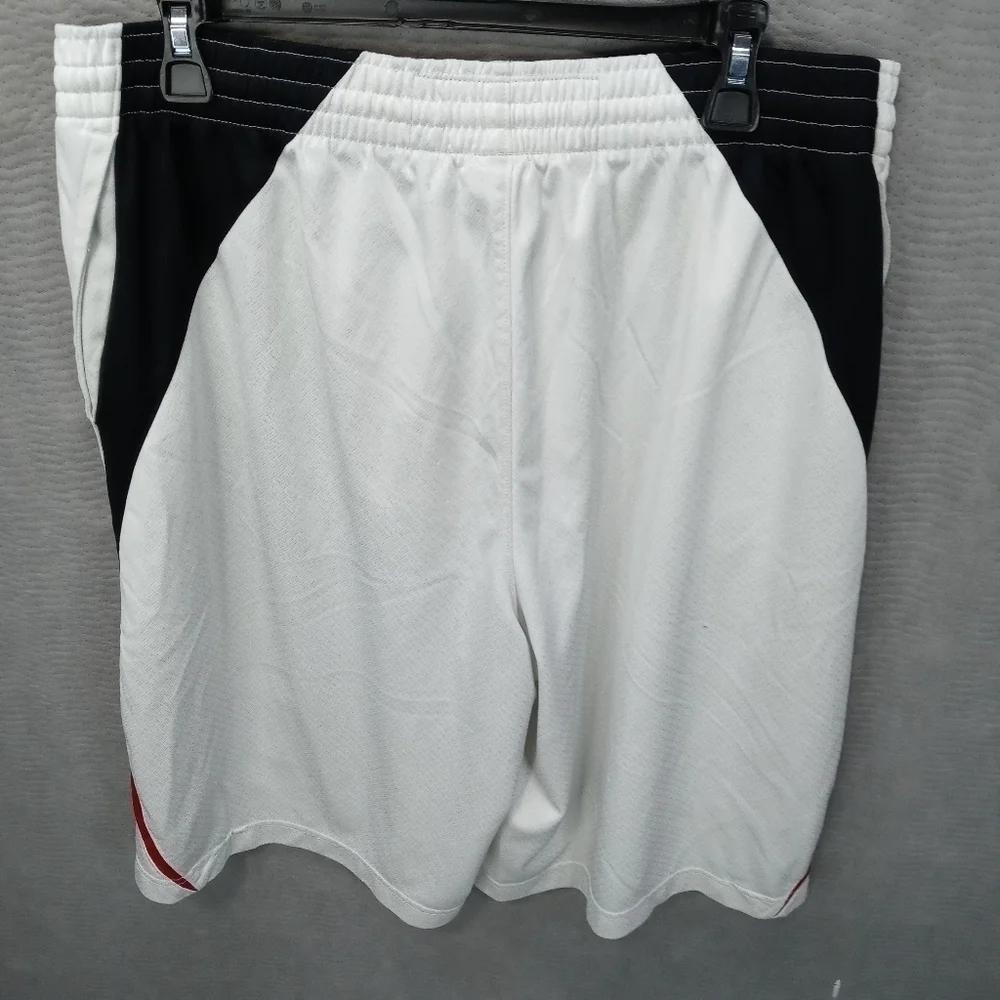 Nike basketball shorts white men's Large. Waist 36